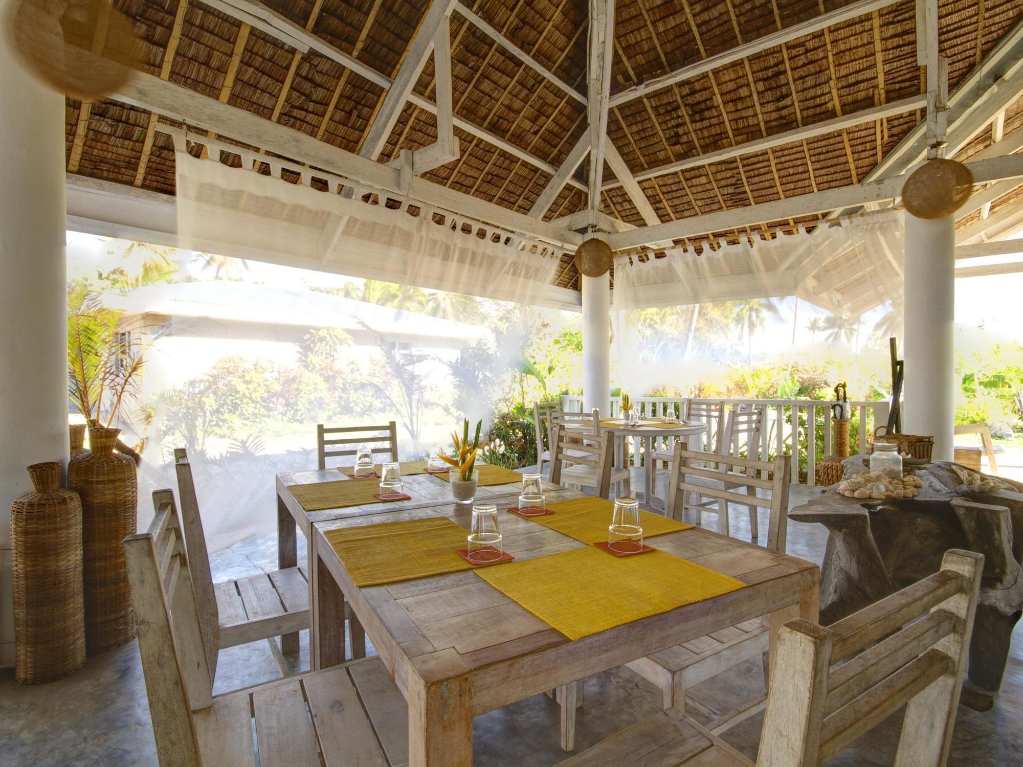 Momo Beach House Panglao Exteriör bild